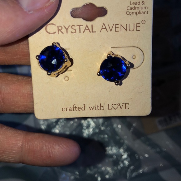 Earrings - Picture 3 of 8